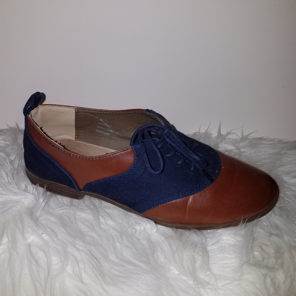 Restricted Brown and Navy Oxford 7.5